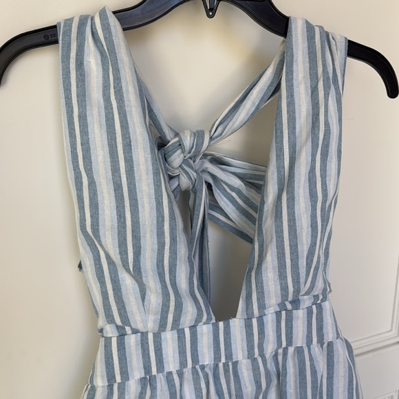 MAJORELLE Callie Romper in Blue Chambray Seersucker Revolve Women’s Medium - Picture 3 of 16